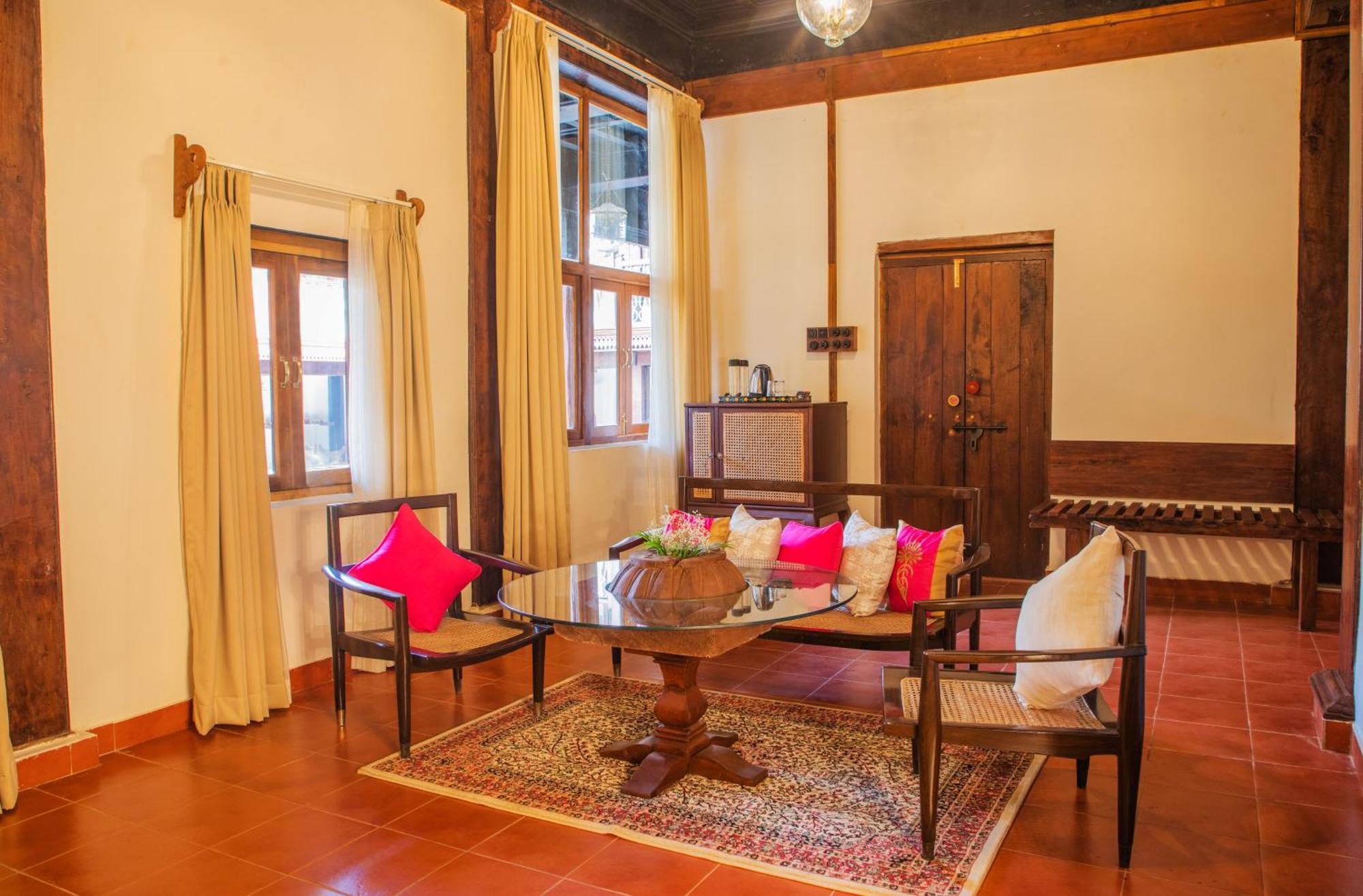 Sawantwadi Palace Boutique Art Hotel Bagian luar foto